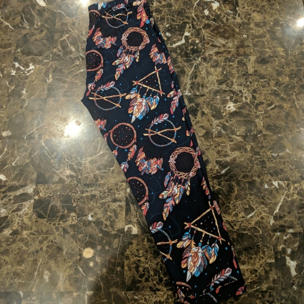 EUC Agnes&Dora dream catcher capri leggings